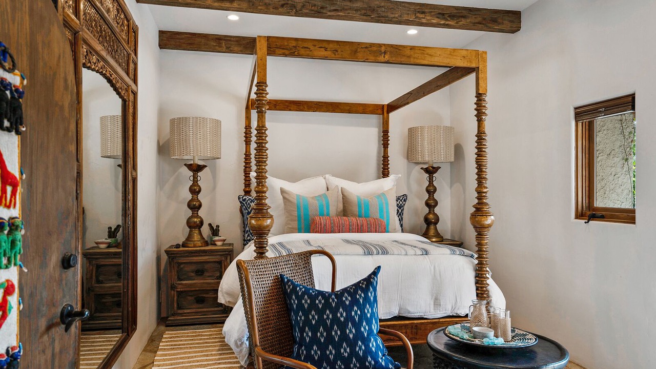 Photo of Bedroom in Magnesia Falls Cove