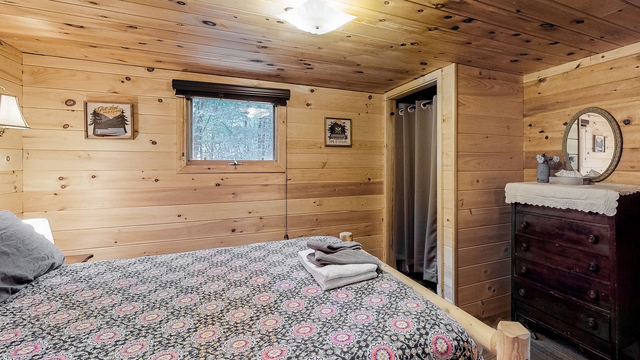 Photo of Bedroom in Winthrop