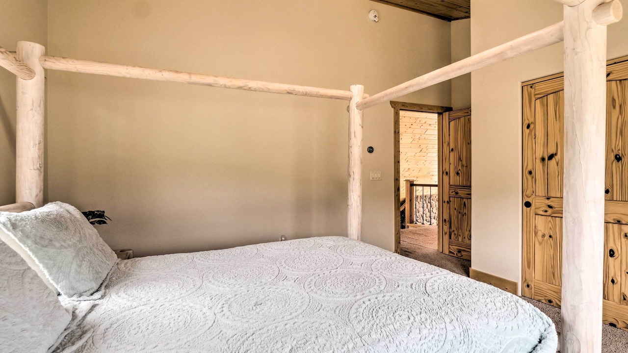 Photo of Bedroom in Twin Lakes