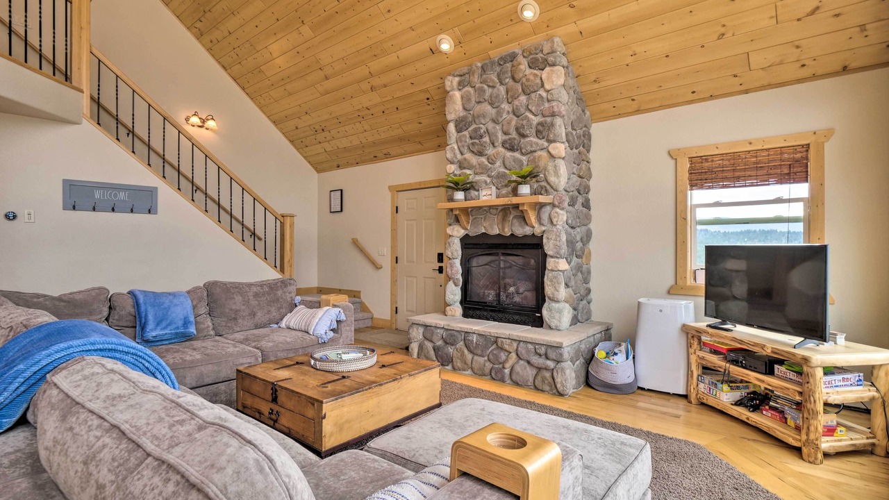 Photo of Livingroom in Twin Lakes