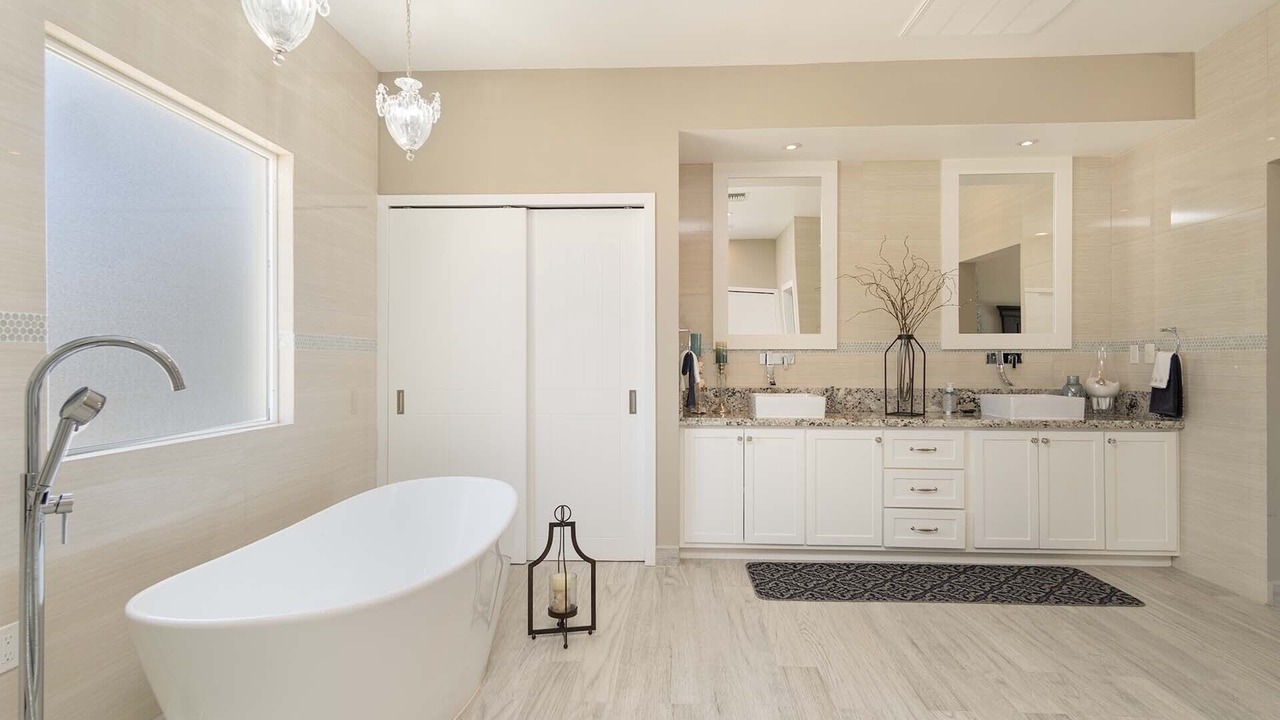 Photo of Bathroom in Laguna Shores
