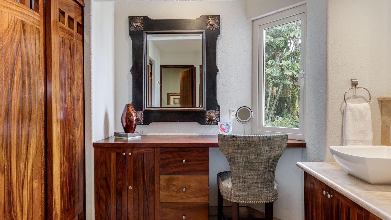 Photo of Bathroom in Romantic Zone