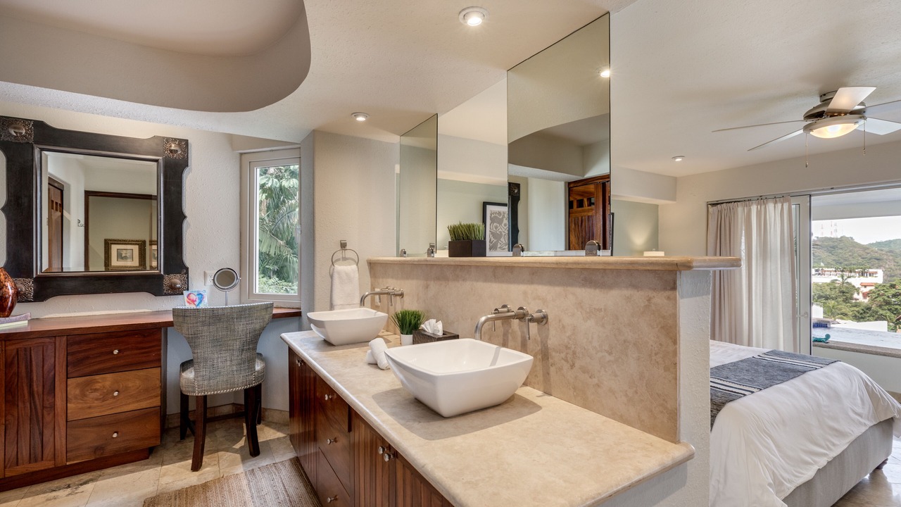 Photo of Bathroom in Romantic Zone