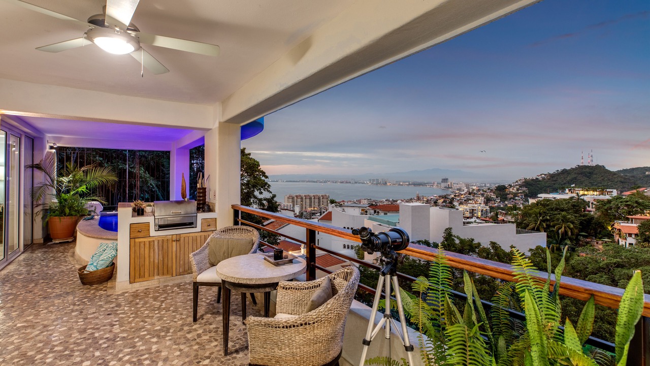 Photo of Patio Balcony in Romantic Zone