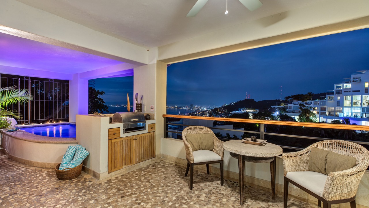 Photo of Outdoor in Romantic Zone