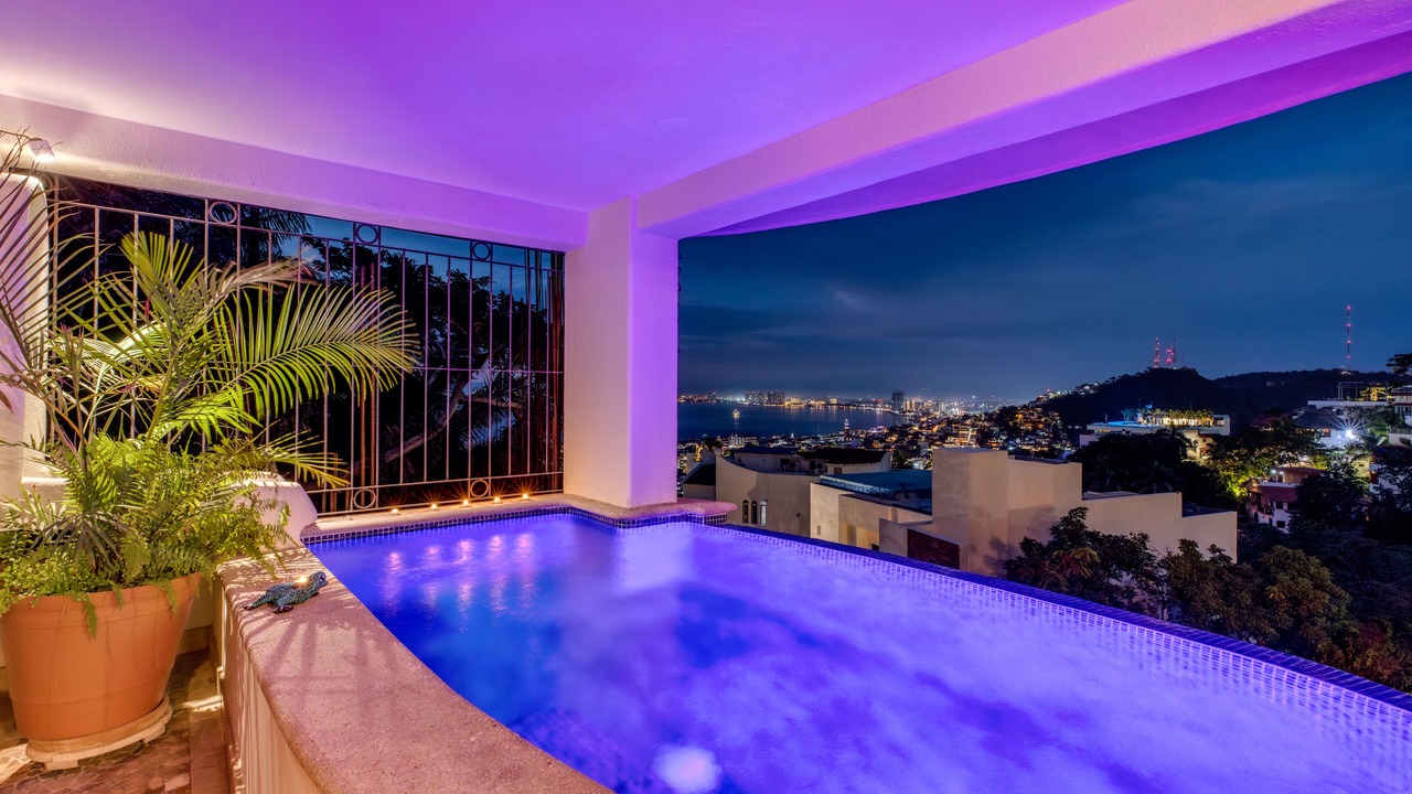 Photo of Outdoor in Romantic Zone