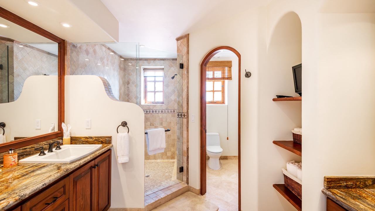 Photo of Bathroom in Buzzards