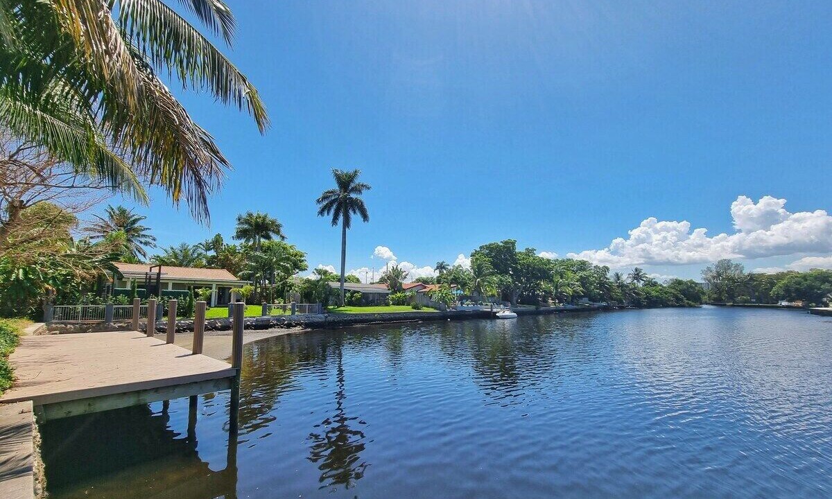 Photo of Outdoor in Middle River Terrace
