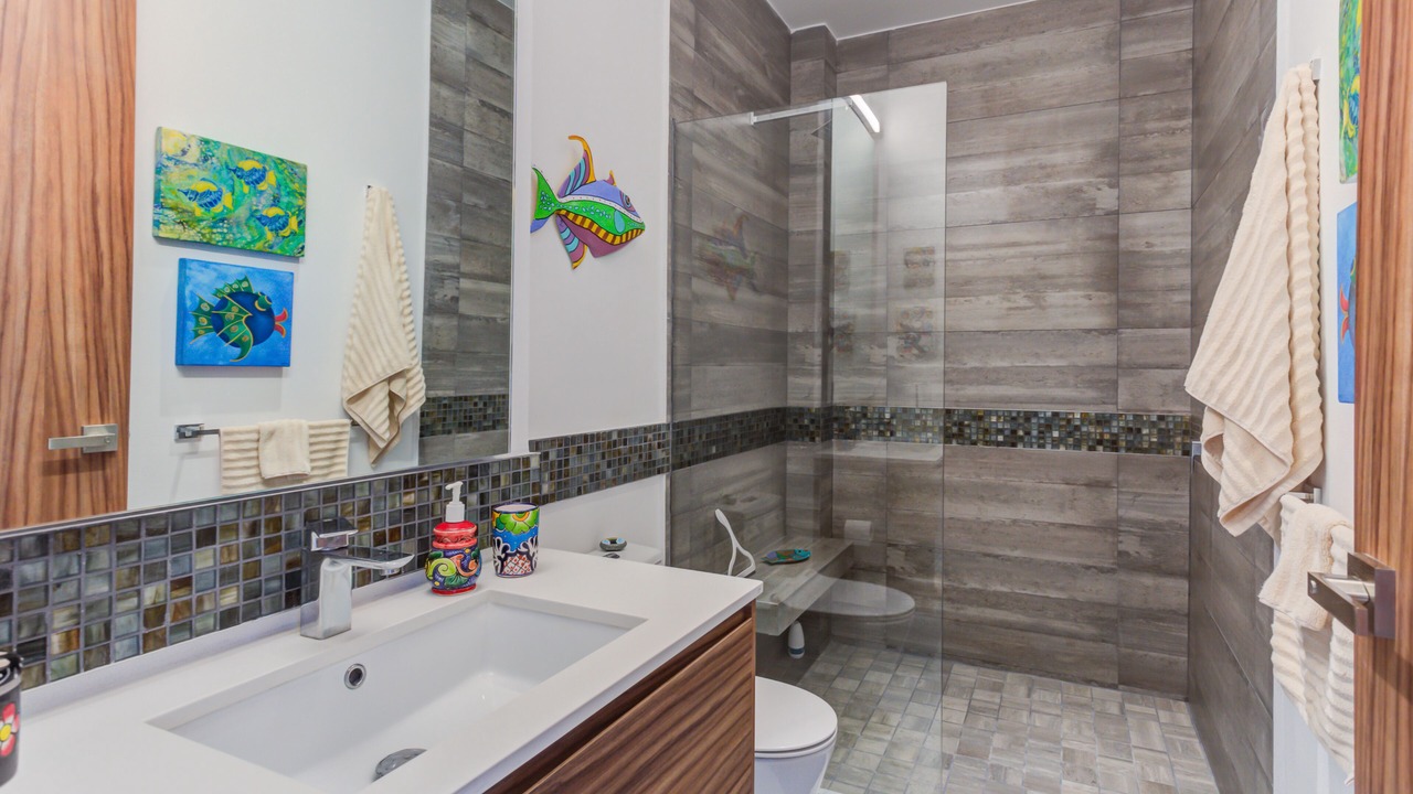 Photo of Bathroom in Romantic Zone