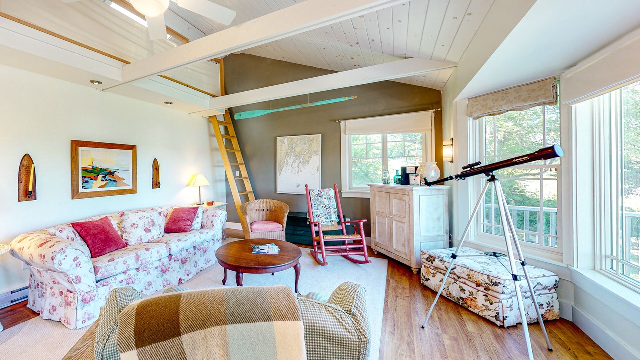 Photo of Livingroom in Tenants Harbor
