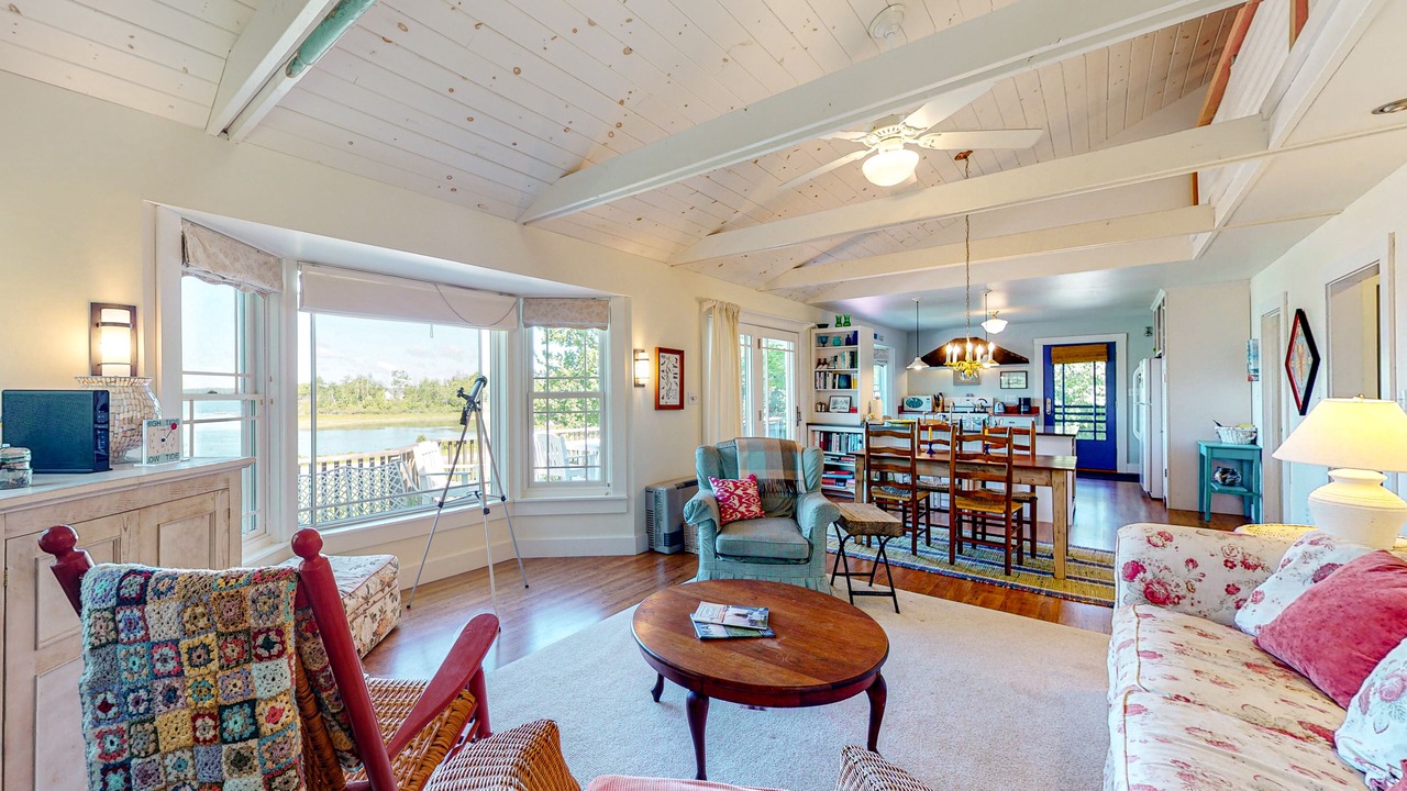 Photo of Livingroom in Tenants Harbor