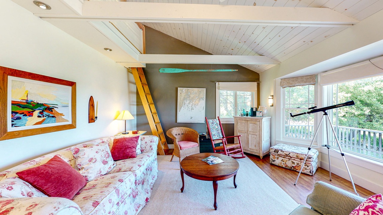Photo of Livingroom in Tenants Harbor