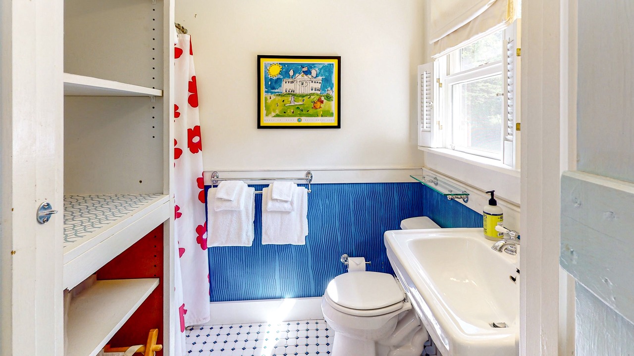 Photo of Bathroom in Tenants Harbor
