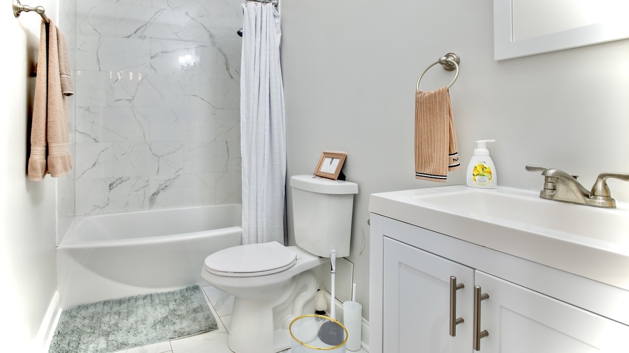 Photo of Bathroom in Grand Boulevard