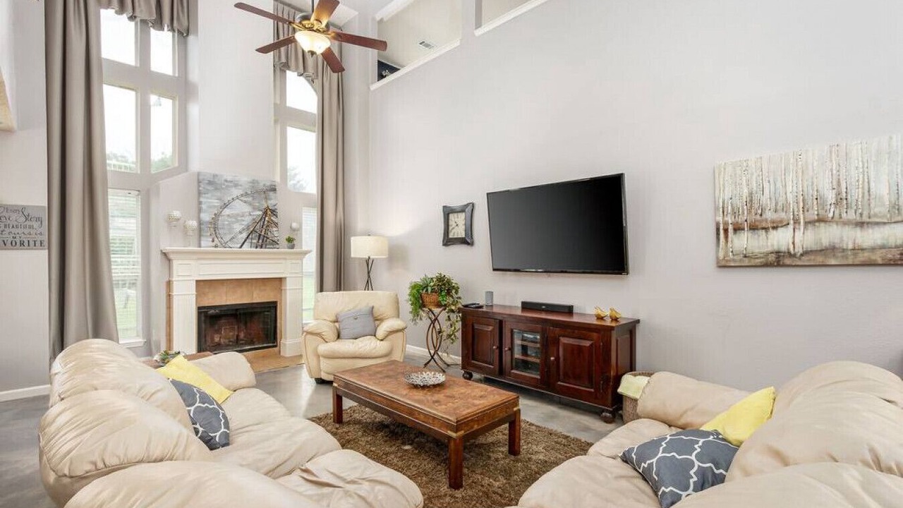 Photo of Livingroom in Fossil Creek