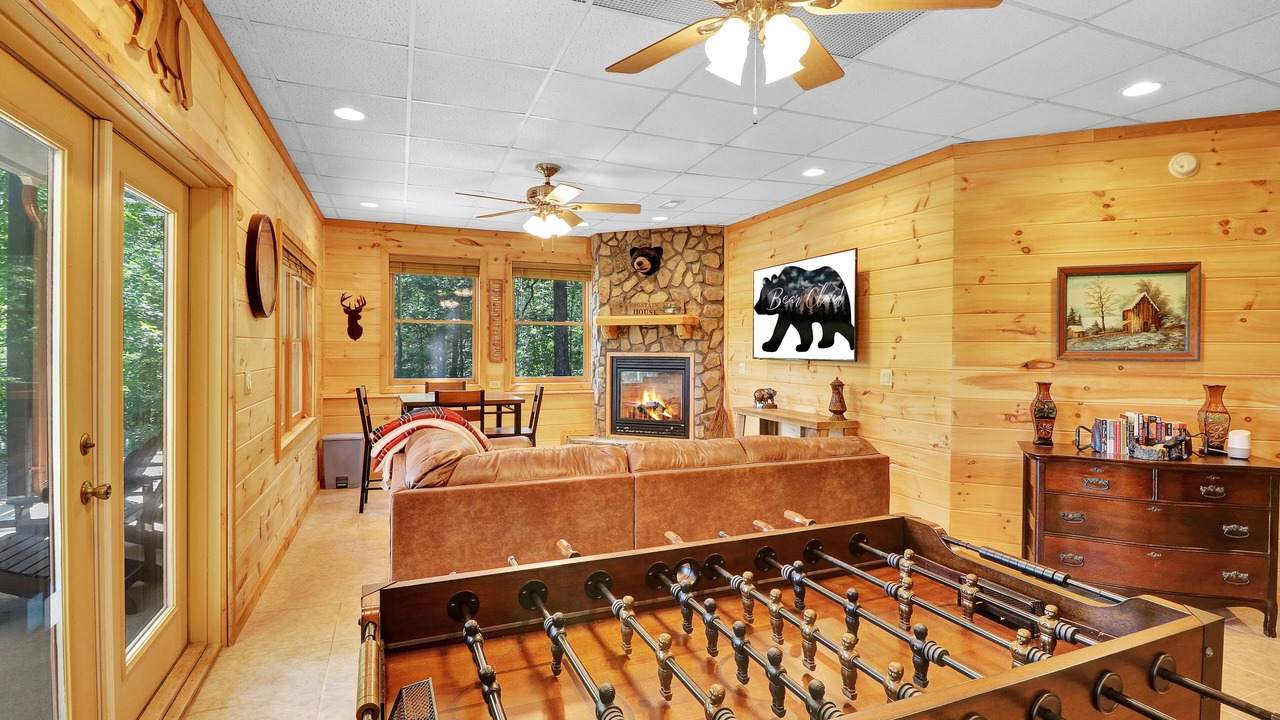 Photo of Livingroom in Foxfire Estates