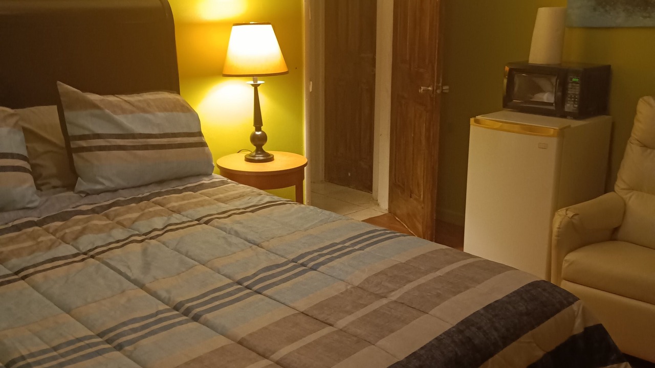 Photo of Bedroom in Lauderdale Lakes