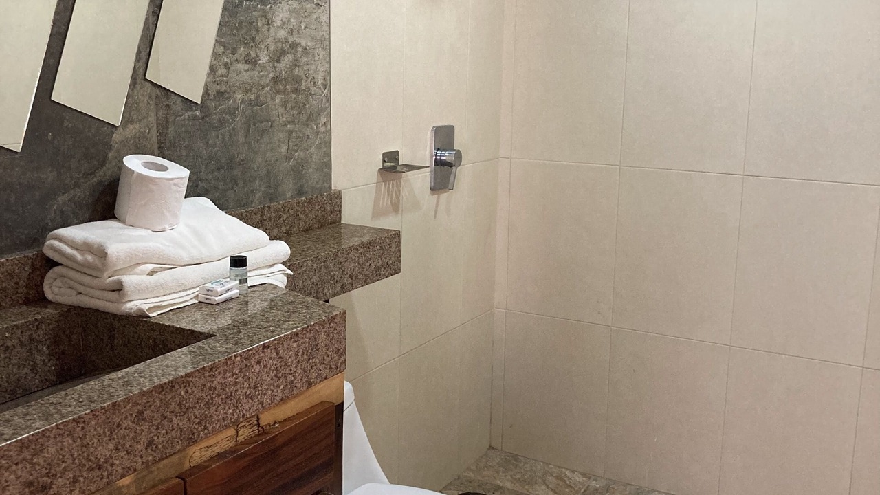 Photo of Bathroom in R