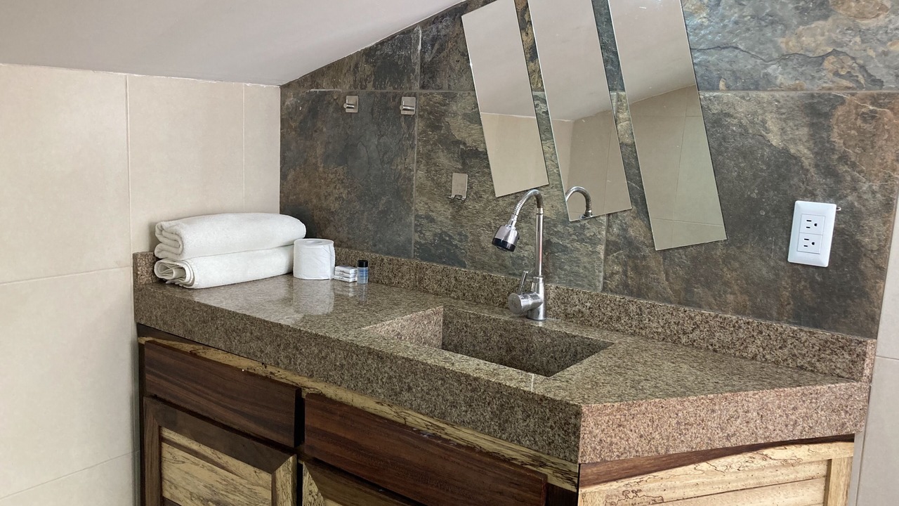 Photo of Bathroom in R