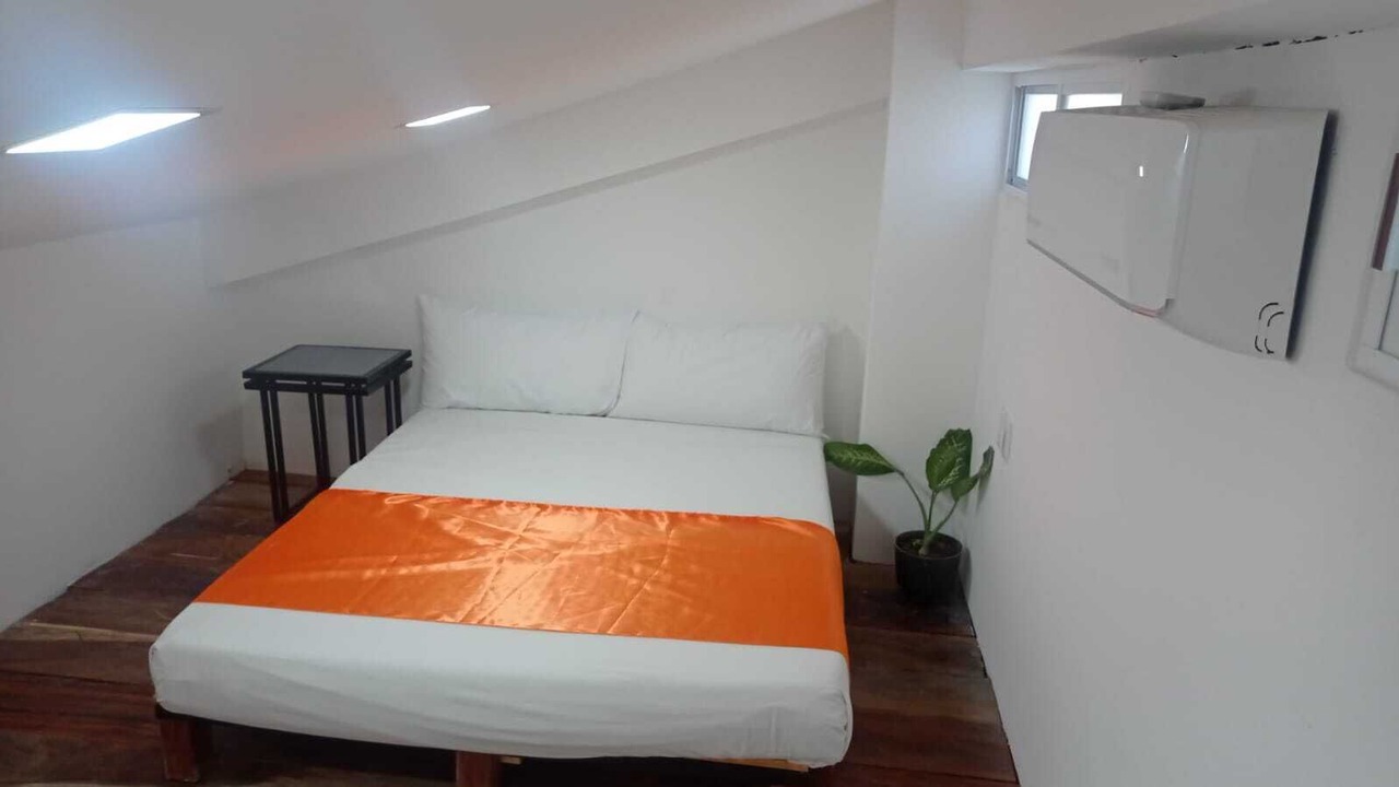 Photo of Bedroom in R