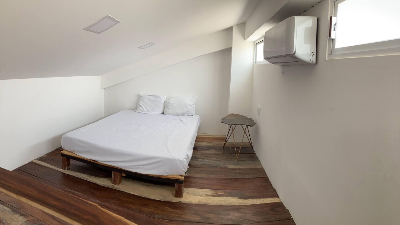 Photo of Bedroom in R