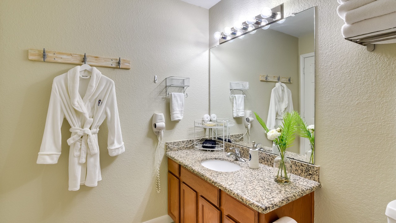 Photo of Bathroom in El Lago