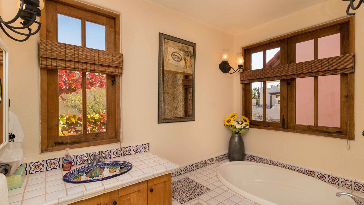 Photo of Bathroom in Nopolo