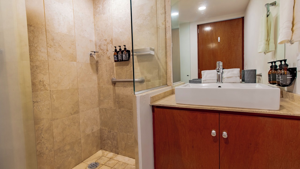 Photo of Bathroom in Anahuac