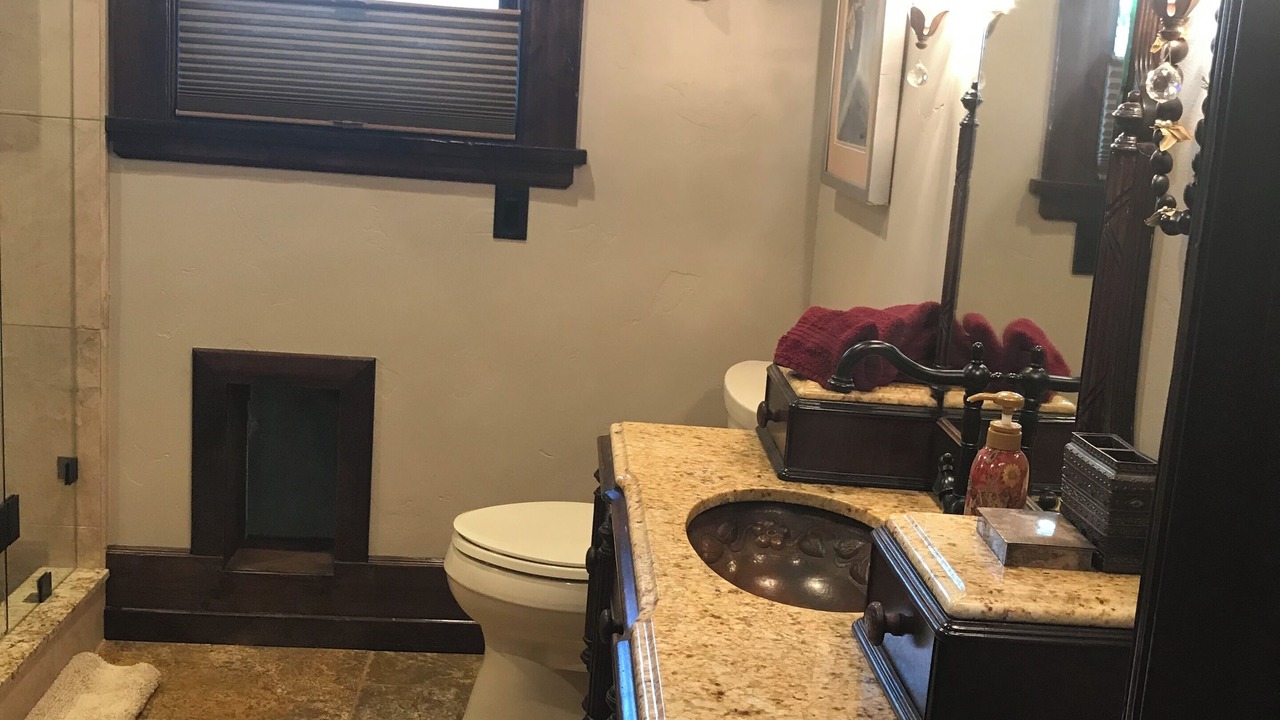 Photo of Bathroom in Sandy