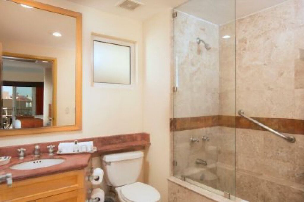 Photo of Bathroom in Flamingos