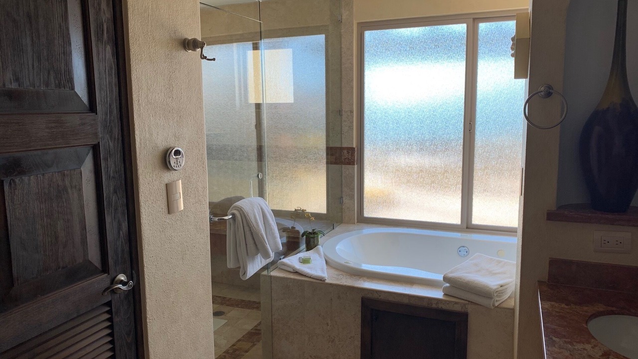 Photo of Bathroom in Flamingos