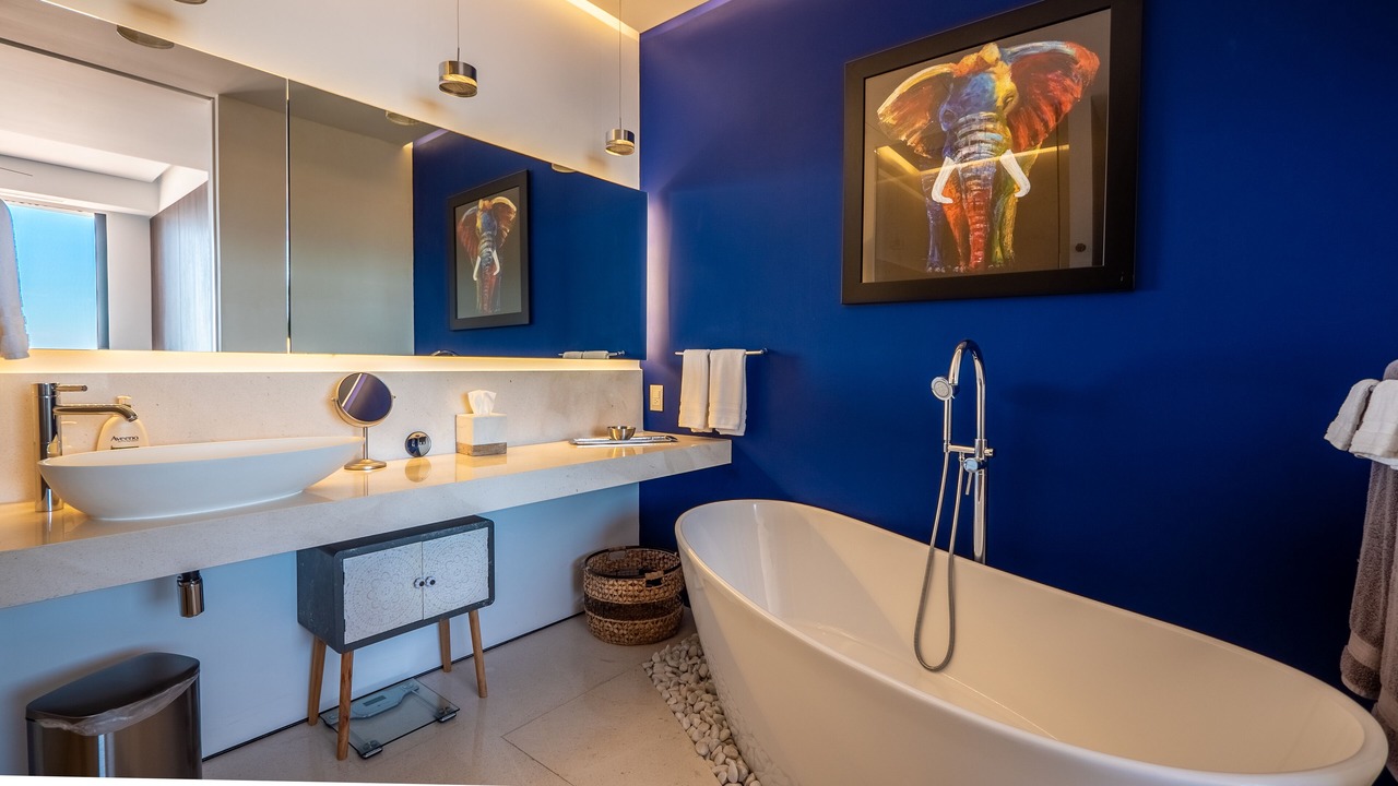 Photo of Bathroom in Romantic Zone