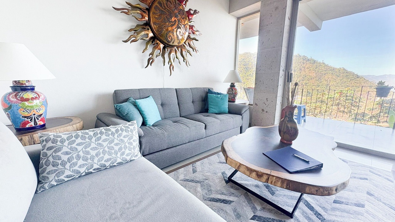 Photo of Livingroom in South Shore Hotel Area