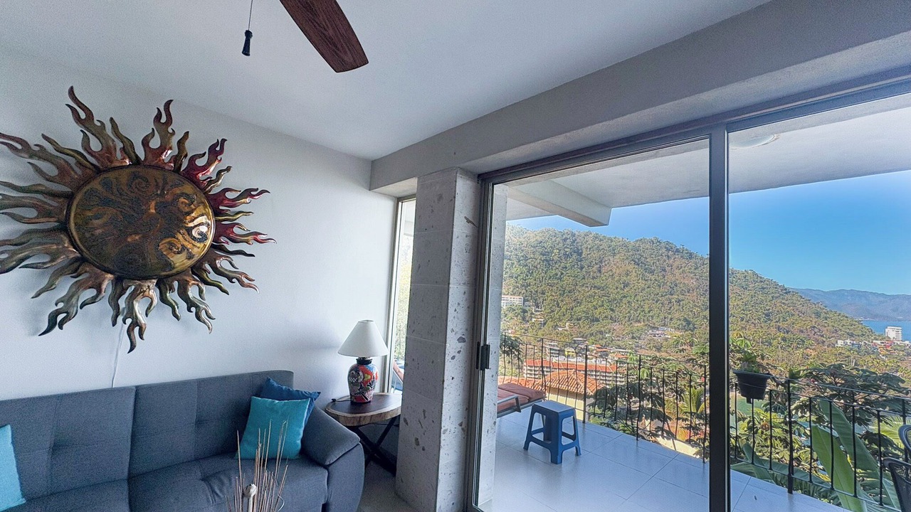 Photo of Livingroom in South Shore Hotel Area