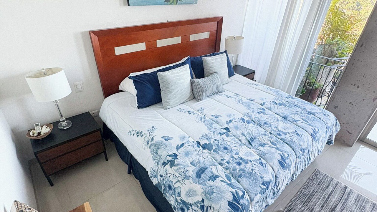 Photo of Bedroom in South Shore Hotel Area