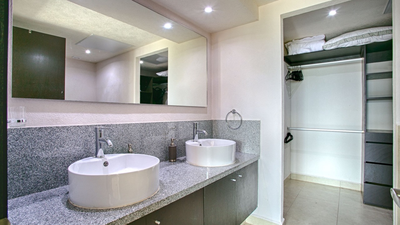 Photo of Bathroom in South Hotel Zone