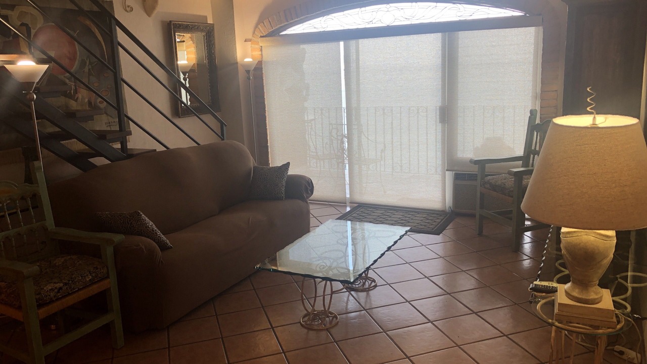 Photo of Livingroom in South Shore Hotel Area