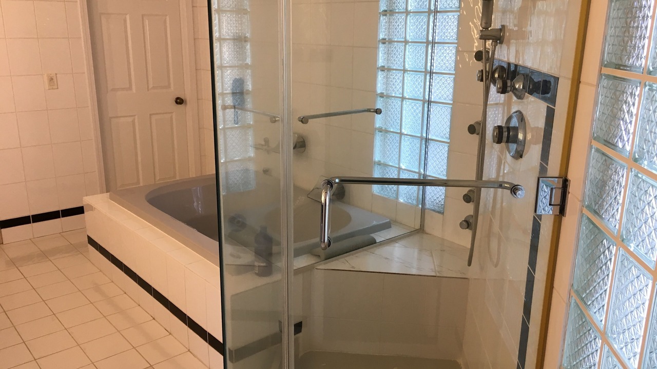 Photo of Bathroom in Kildeer