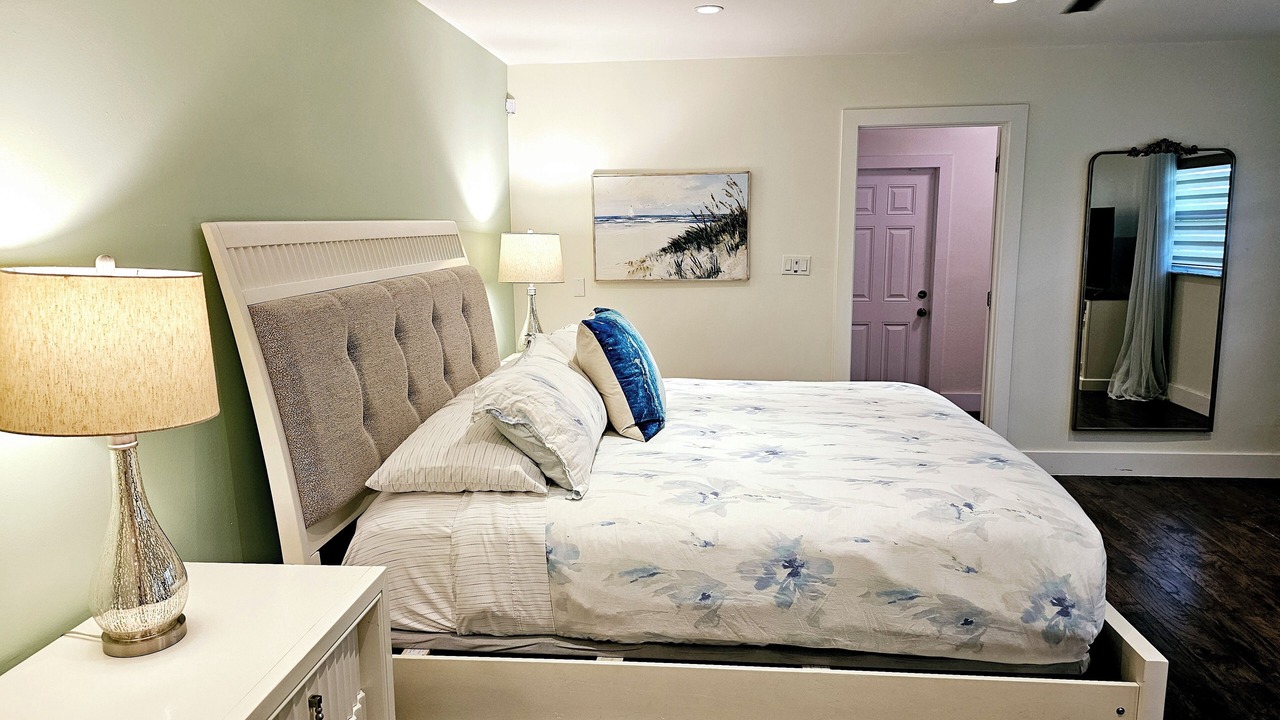 Photo of Bedroom in Garden Isles