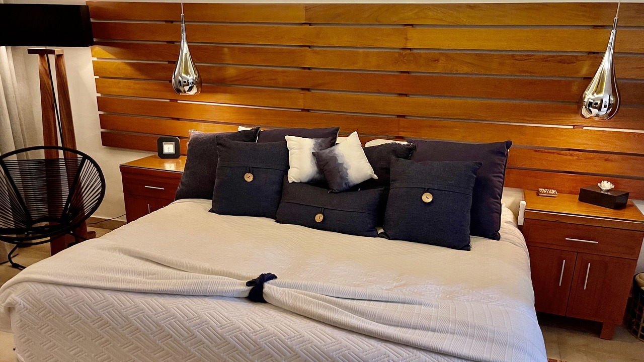 Photo of Bedroom in South Shore Hotel Area