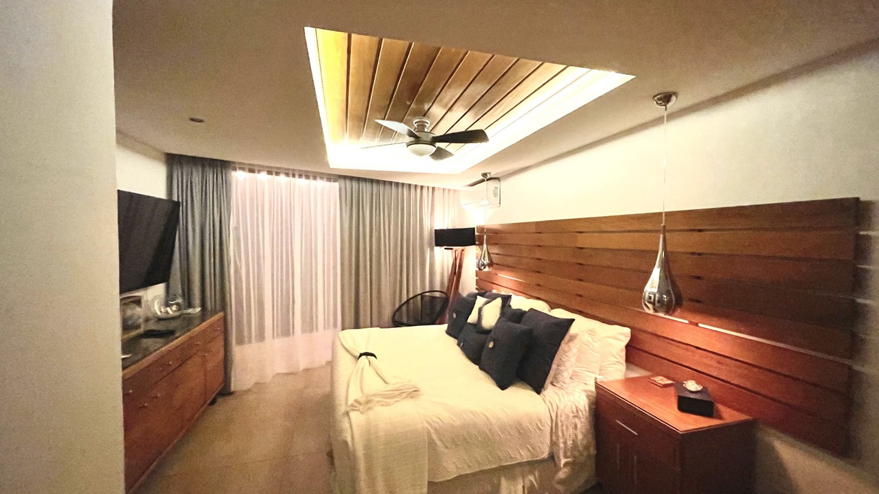 Photo of Bedroom in South Shore Hotel Area