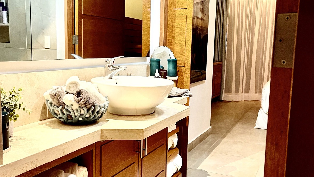 Photo of Bathroom in South Shore Hotel Area