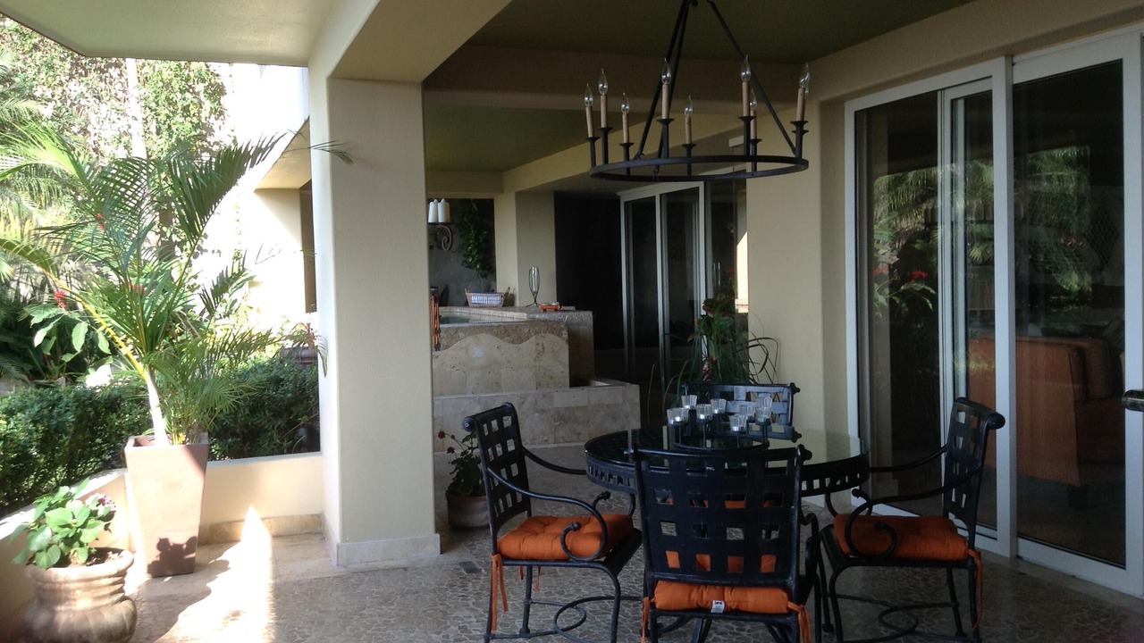 Photo of Outdoor in Romantic Zone