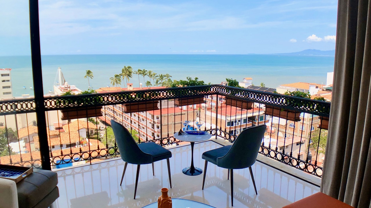 Photo of Outdoor in Romantic Zone