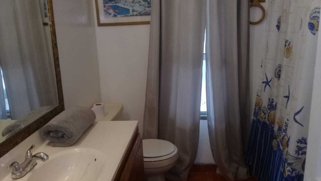 Photo of Bathroom in San Fernando