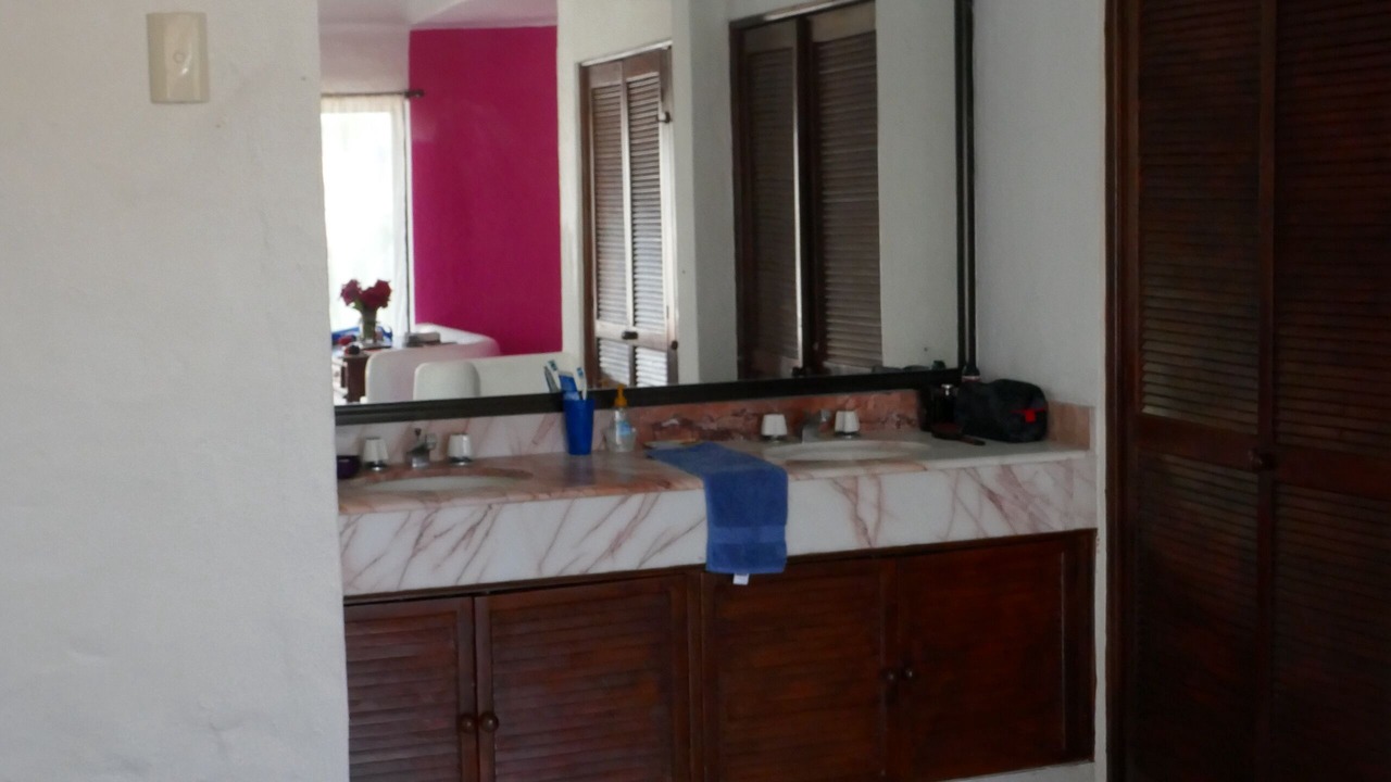 Photo of Bathroom in Isla Iguana