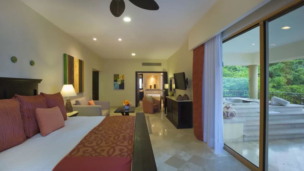 Photo of Bedroom in South Shore Hotel Area