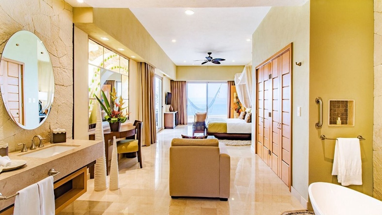 Photo of Bedroom in South Shore Hotel Area