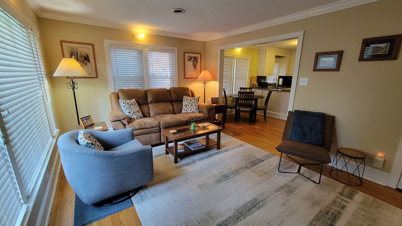 Photo of Livingroom in West Jefferson
