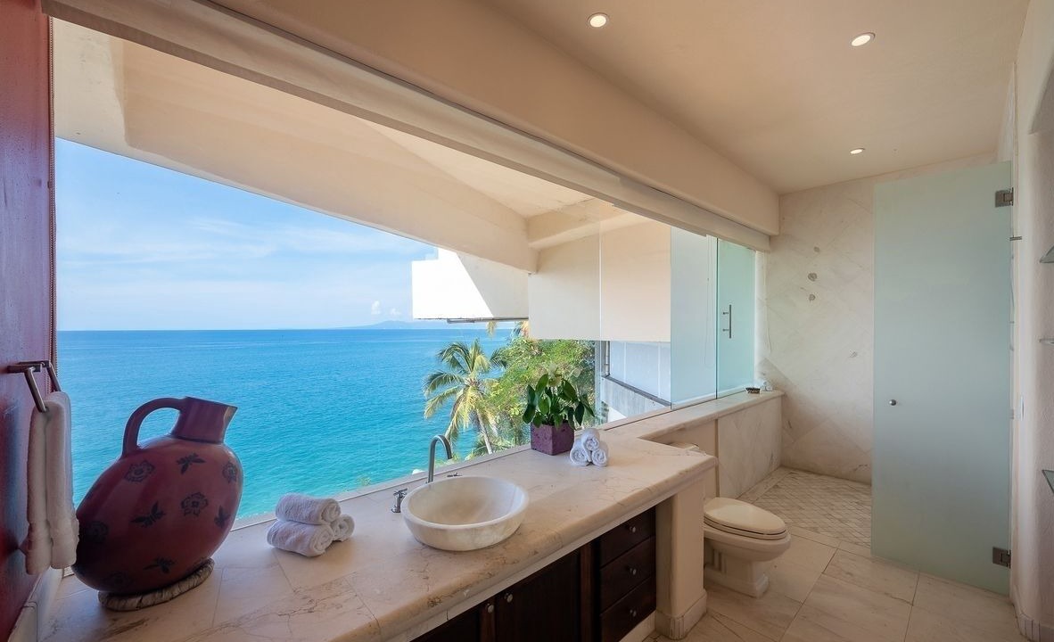 Photo of Bathroom in Mayto